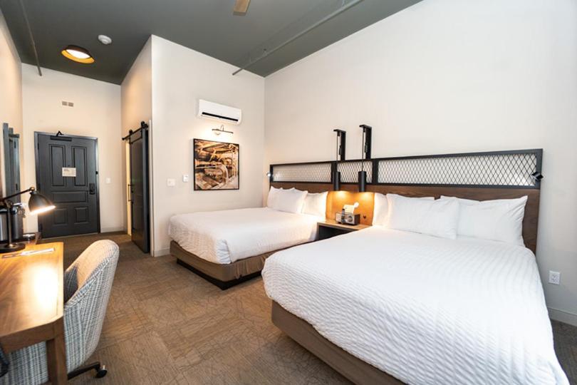 Mills Hotel 3*