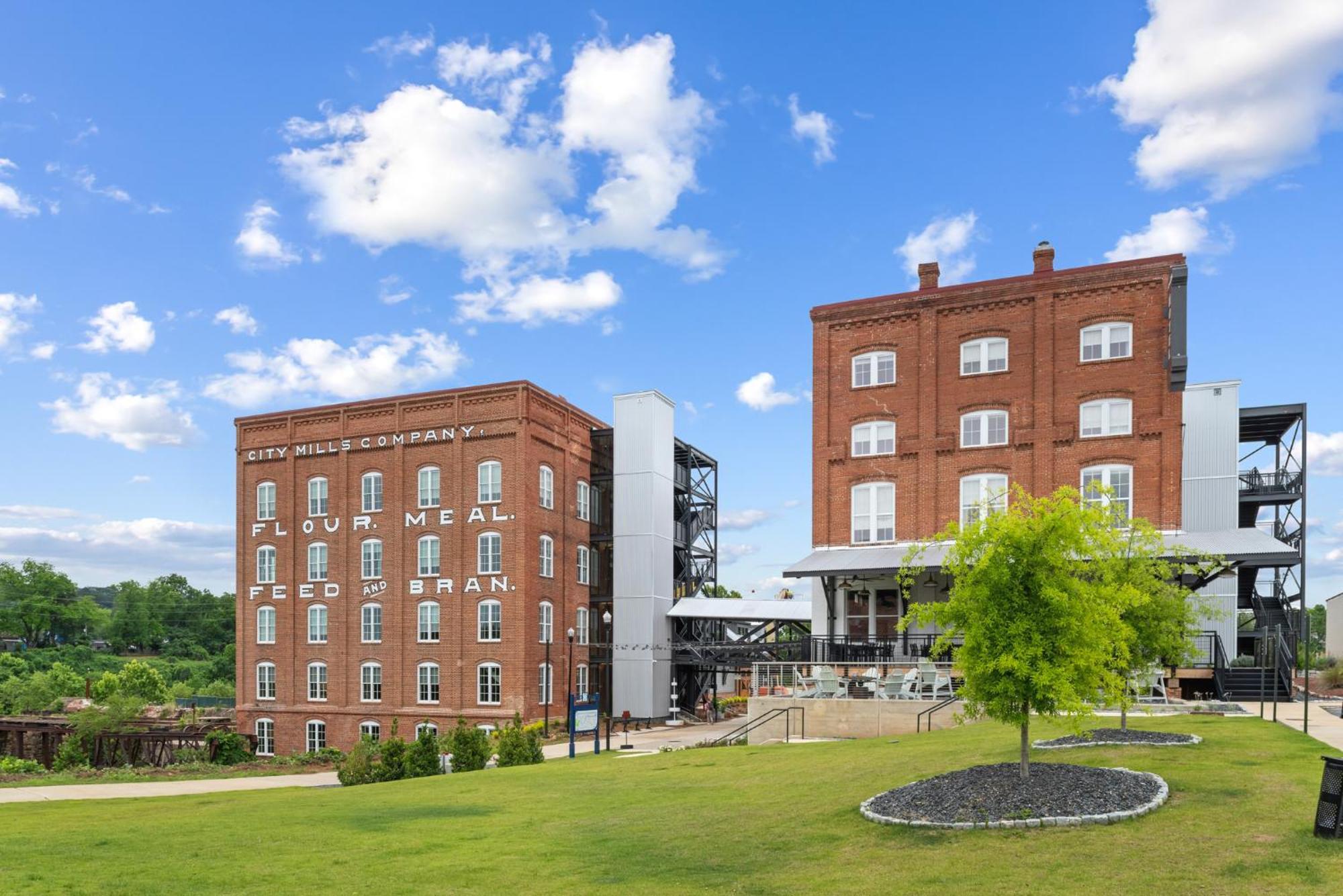 Hotel Mills
